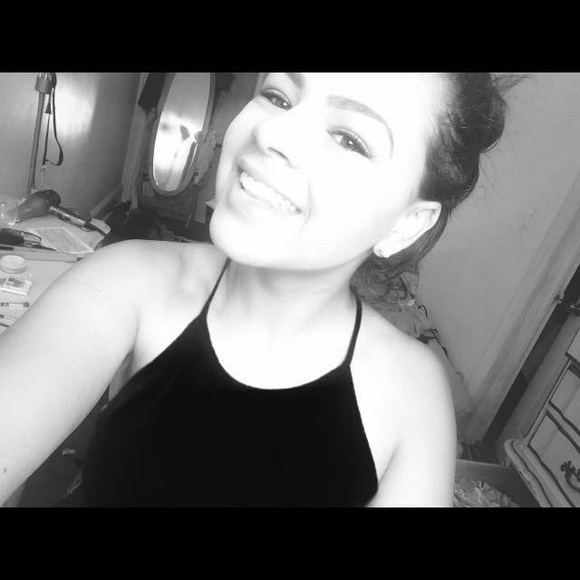 Meet your Poshers, DaPursePlace! - Picture 5 of 15